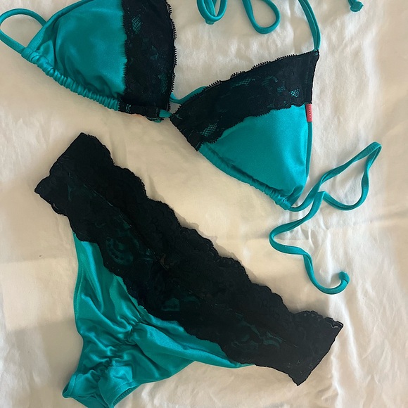 Doll Swimwear- Maui Jade & Black Edge Lace Bikini set - Picture 2 of 3